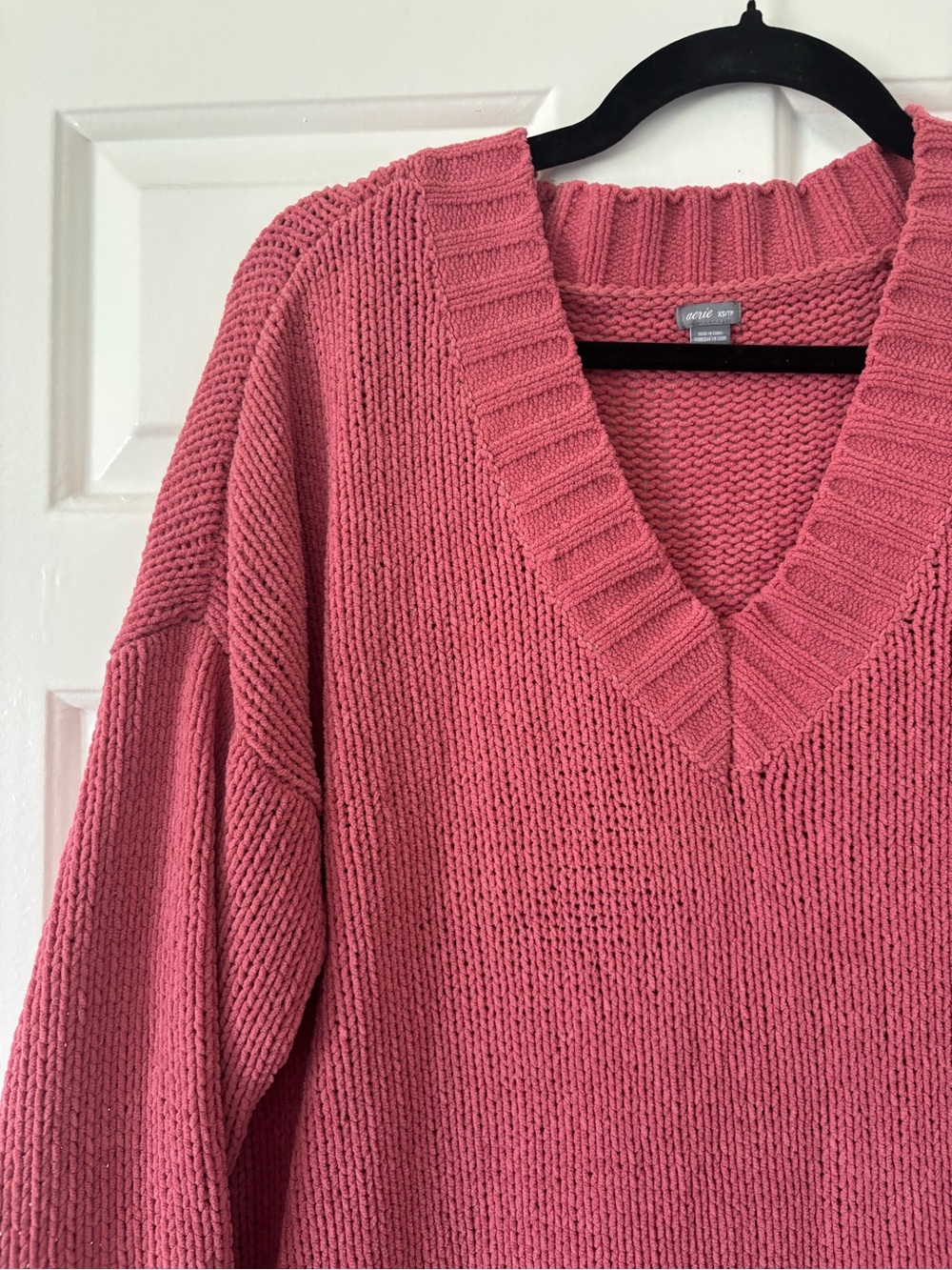 Aerie Oversized Dusty Rose V-Neck Chunky Knit Sweater XS - Like New - Picture 5 of 6